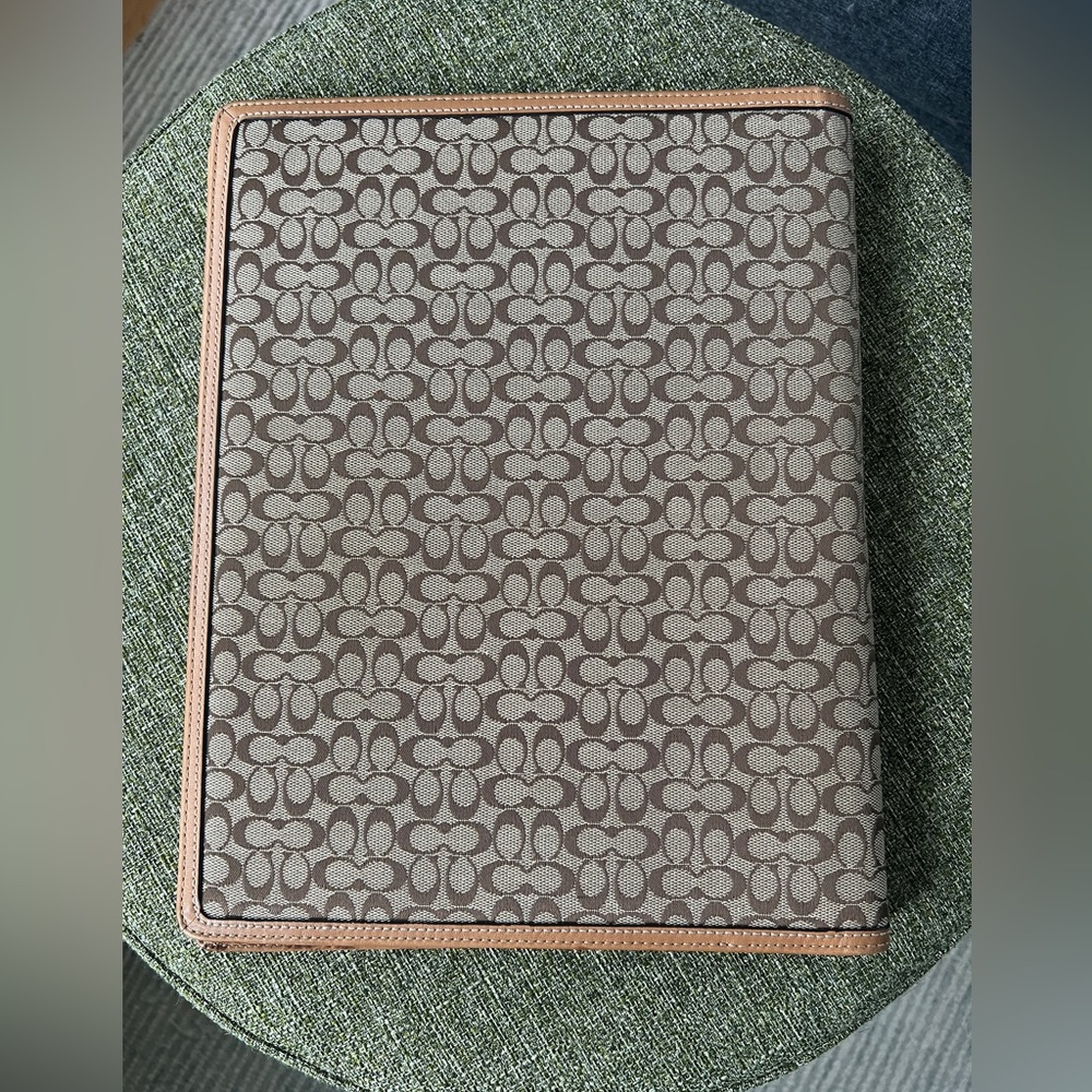 Coach Portfolio with classic Brown and Tan Logo - Picture 2 of 8